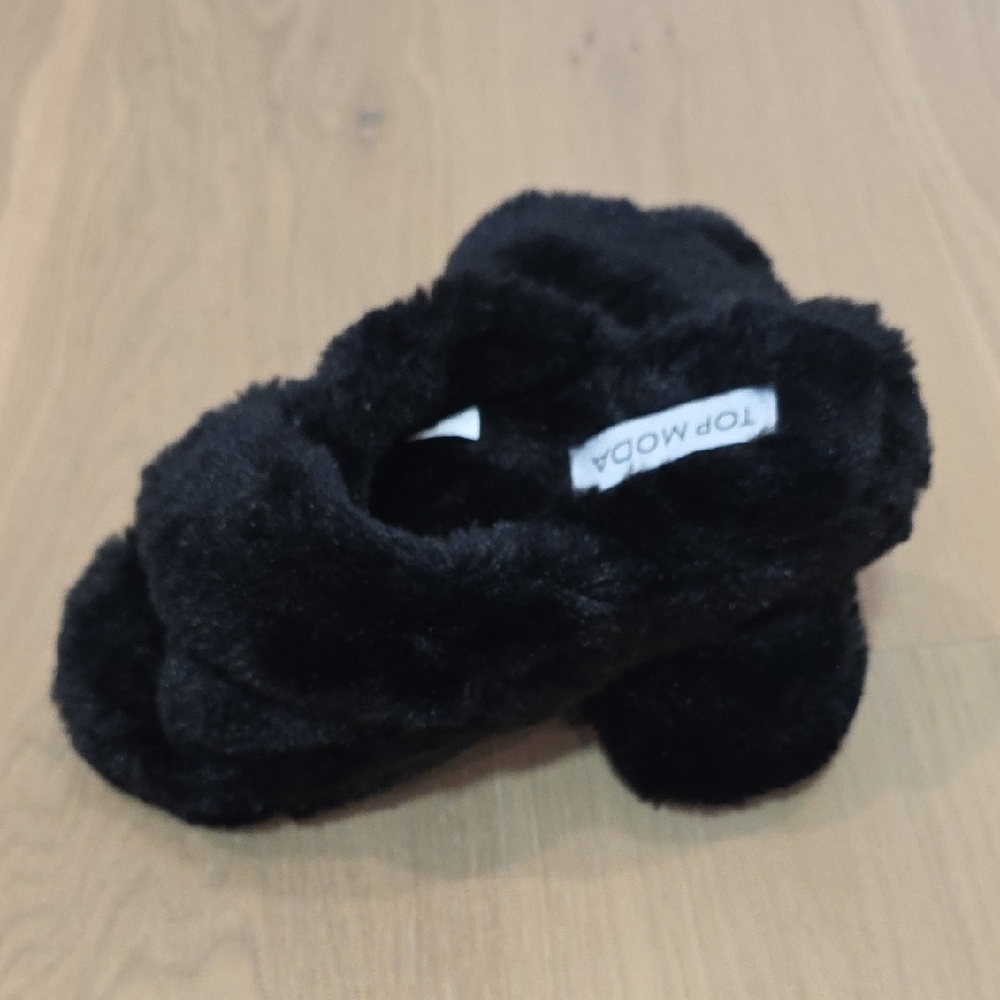 TOP Moda Plush Black Slippers - Picture 11 of 12